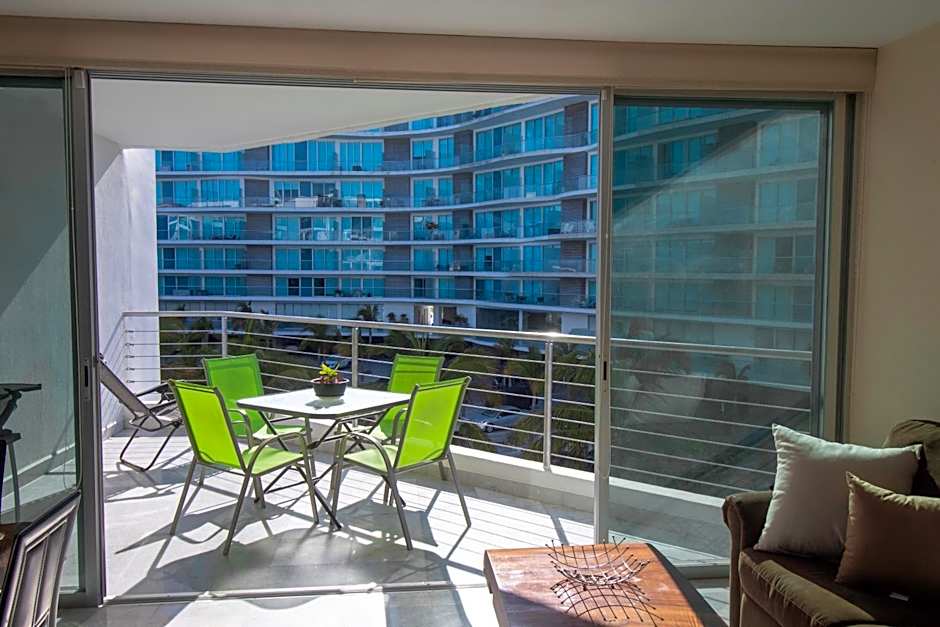 Suites at Aria Pacific Ocean Studio