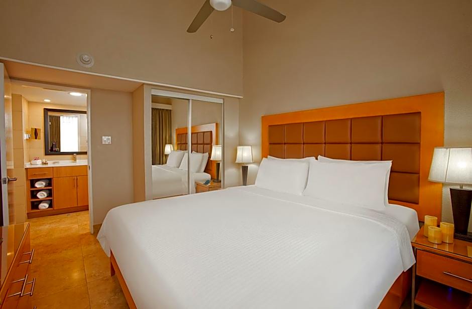 Photo 1 of 12 of 1 Bedroom 1 King Bed Suite, Garden View