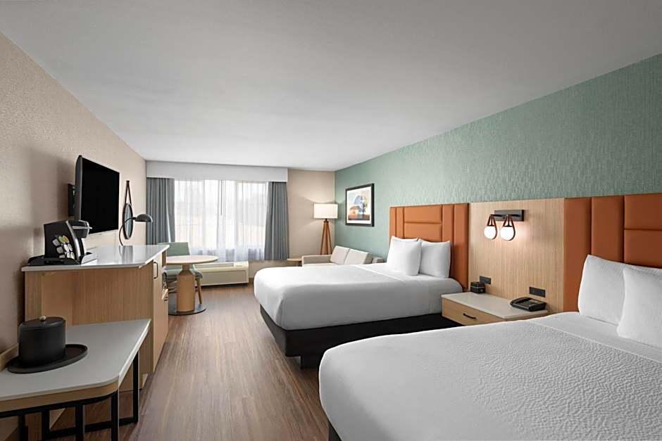 Photo 1 of 3 of Executive 2 Queen Beds