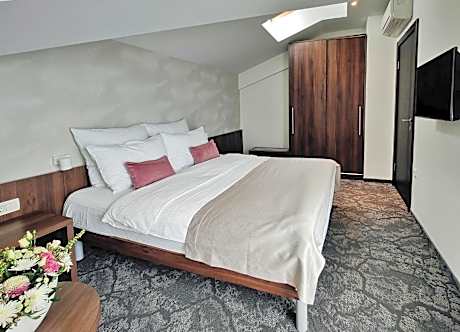 Suite with Terrace and Sea View
