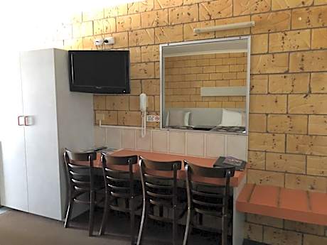 Standard Queen Room with Two Queen Beds - No Pets