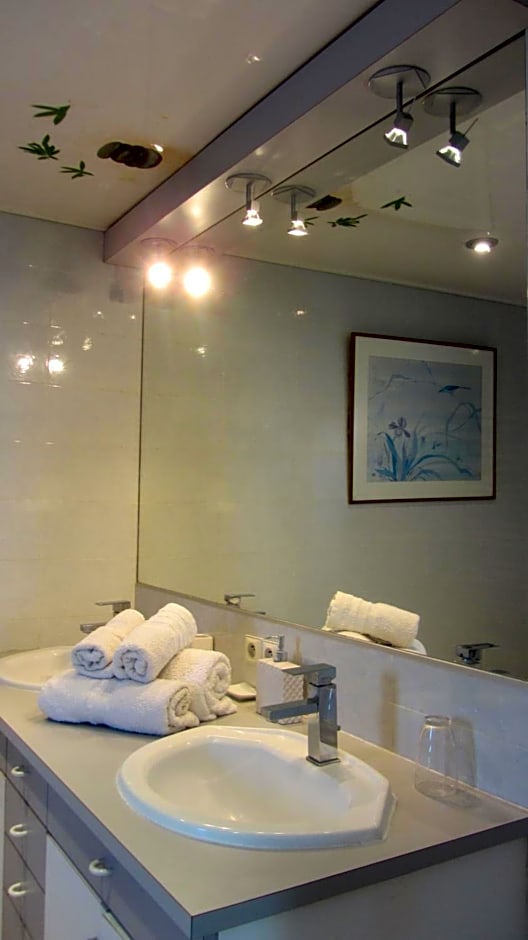 Villa le Lac - Cottage au bord du Lac d' Annecy - chambres -
