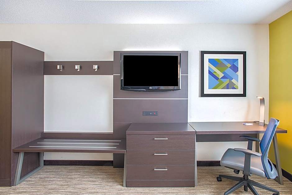 Holiday Inn Express Hotel & Suites Boston - Marlboro By IHG