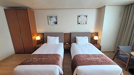 Standard Twin City View