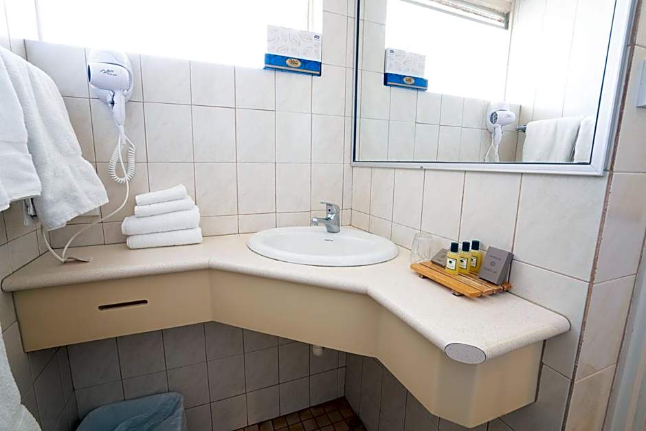 Hospitality Inn Geraldton SureStay Collection by Best Western