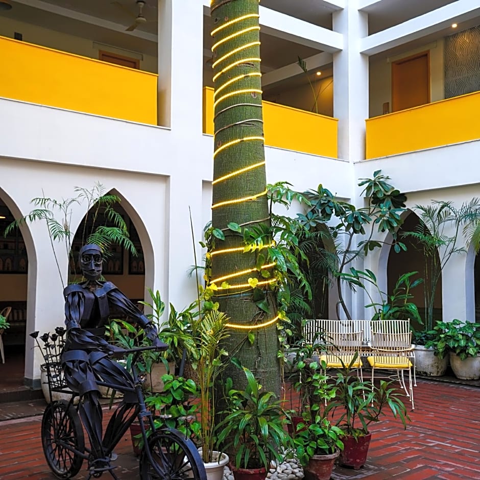 bloom Boutique I Signature Towers