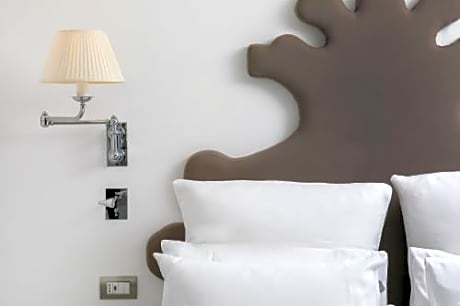 Deluxe Double Room with Lateral Sea View