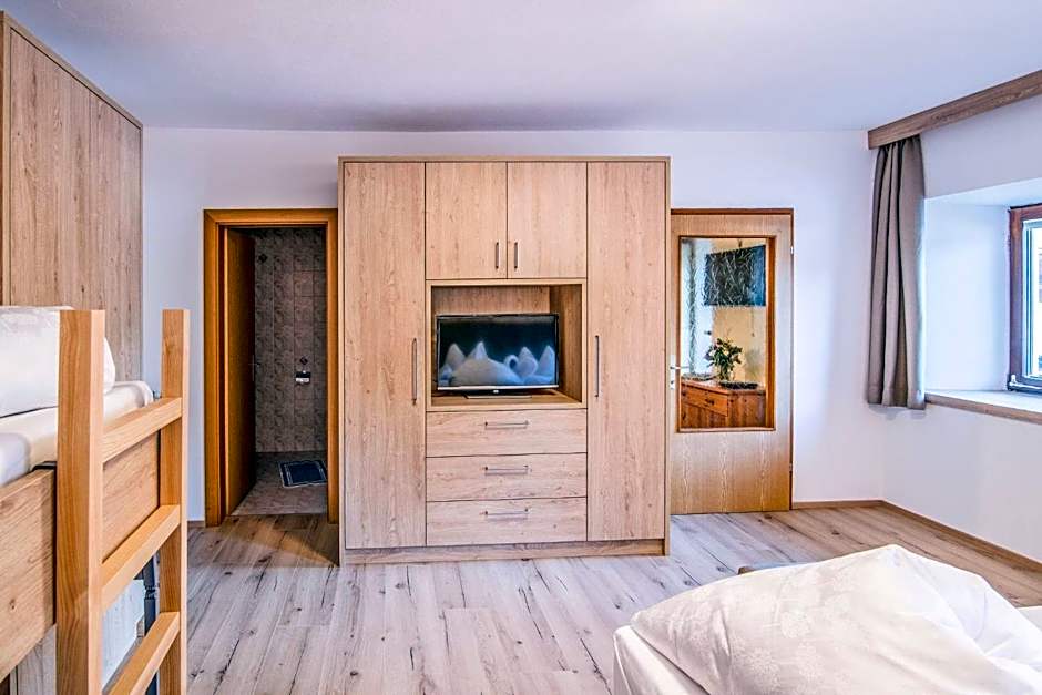 Apartments Heidenberger Delle Scuole