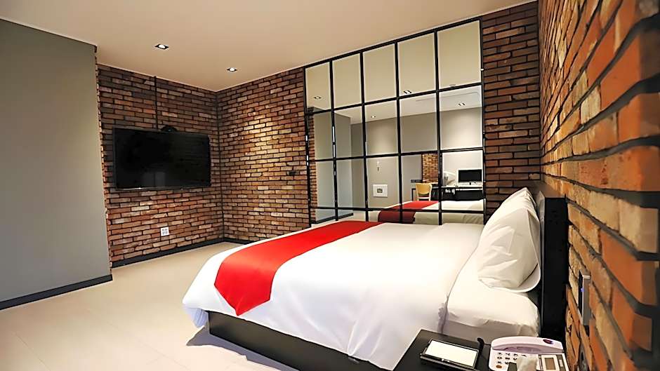 Dongducheon Hotel The Gray