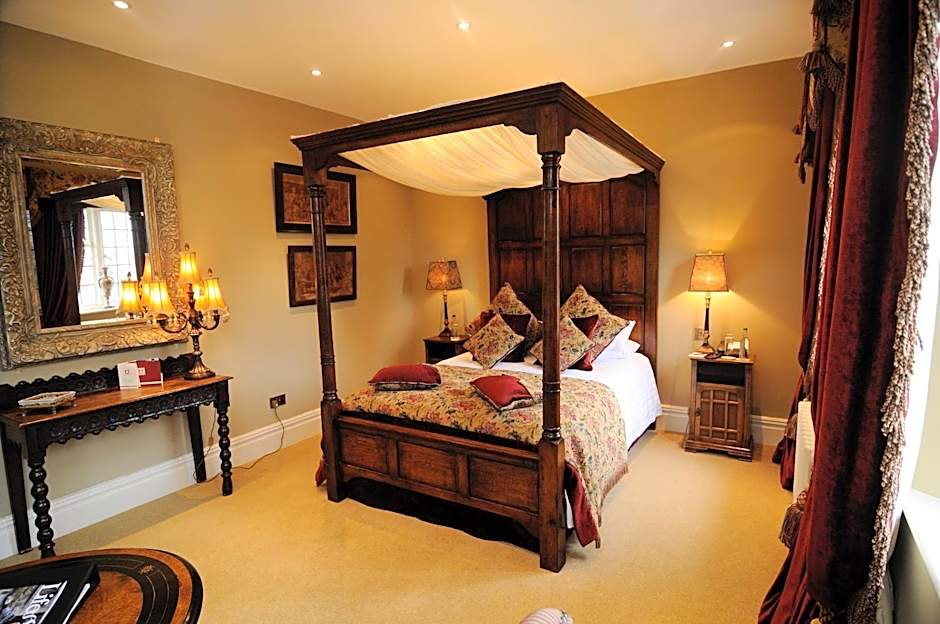 Photo 1 of 4 of Suite
