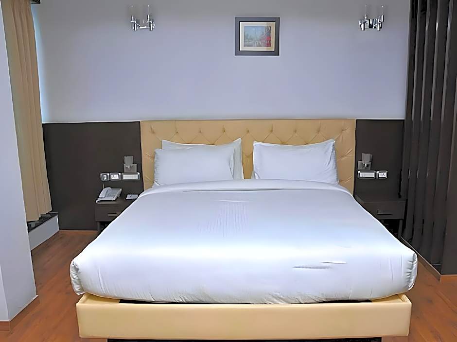 Hotel Signature Grand