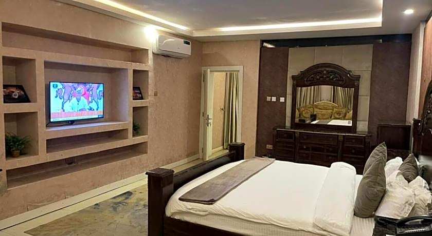 The Palms Hotel By Laterre