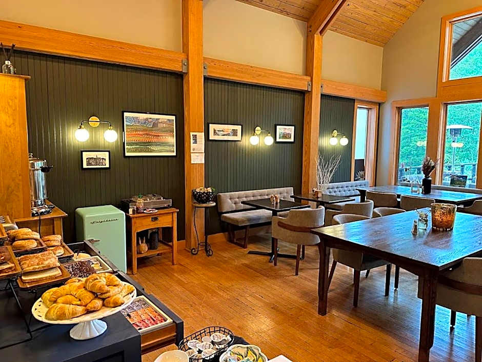 Minnewaska Lodge