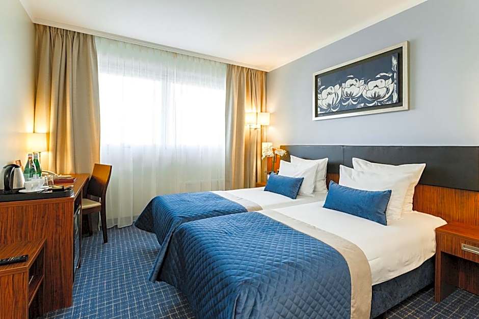 Avalon Hotel & Conferences