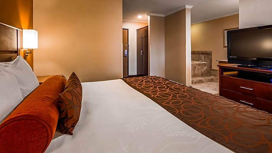 Best Western Plus Landmark Inn