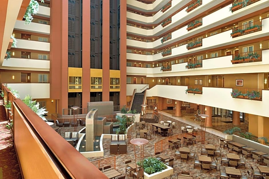 Embassy Suites by Hilton E Peoria Riverfront Conf Center