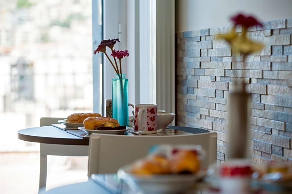 Attico Oltremare B&B – Naples, CO
