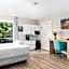 Gold Coast Inn ⁀➷ Breathtaking Sunsets ➠ Standard Lake View Room ➠ 106