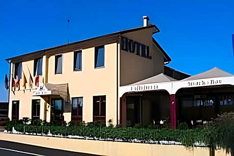 Felix Hotel