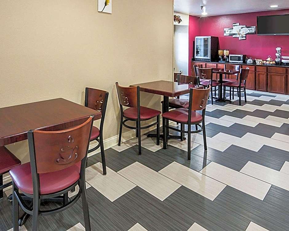 Econo Lodge Inn & Suites Natchitoches