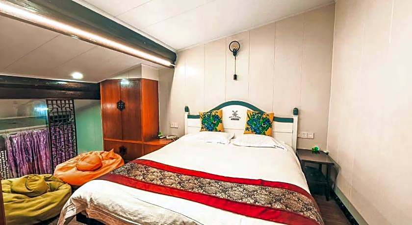 Shaoxing Luxun Native Place International Youth Hostel