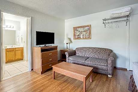 Premium 2 Queen Bed Smoking