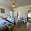 LOGIES-M Comfort Studios Inc Bikes B&B