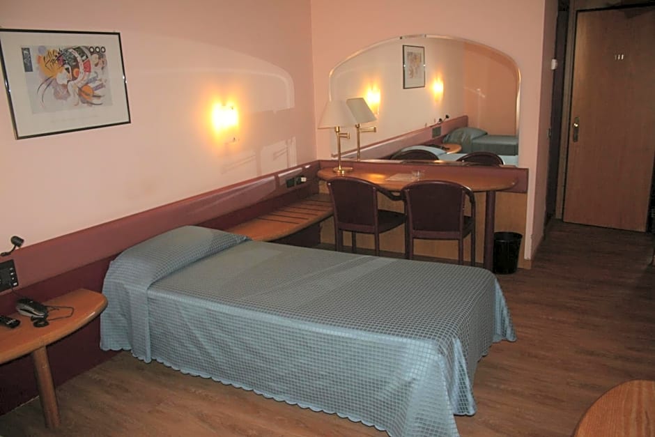 Albert Hotel
