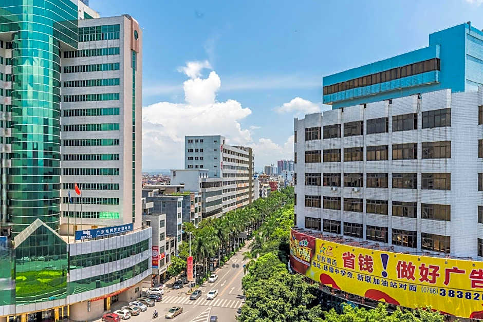 7 Days Inn Yunfu Luoding Central