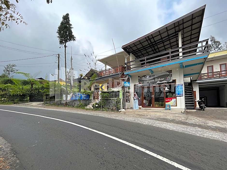 Family Homestay Syariah Bromo Mitra RedDoorz