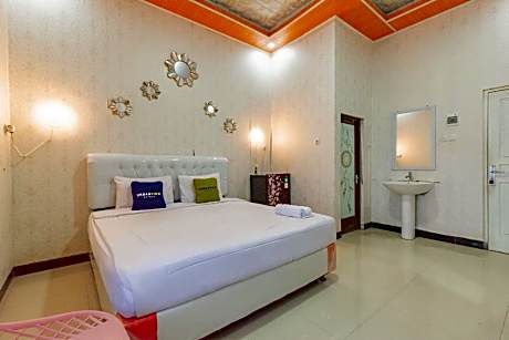 Urbanview Hotel Rifal Home Tegal