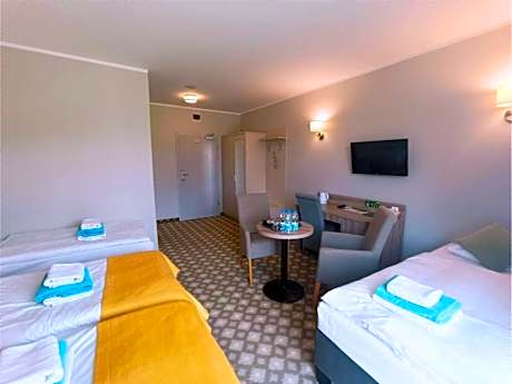 Quadruple Room with Private Bathroom