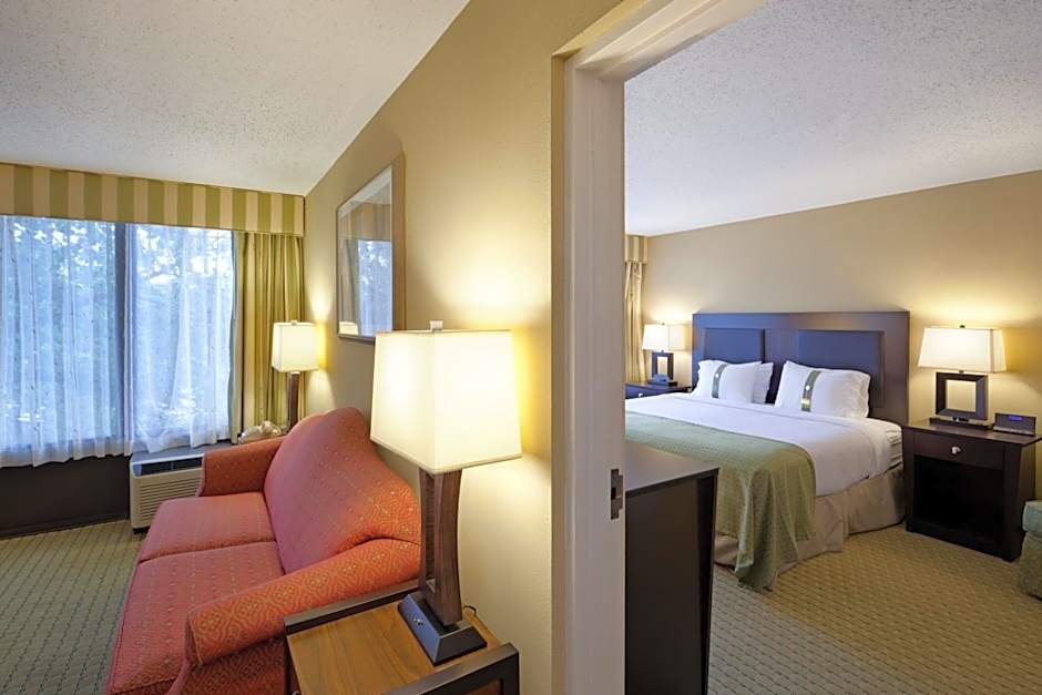 Holiday Inn Nashua, an IHG Hotel