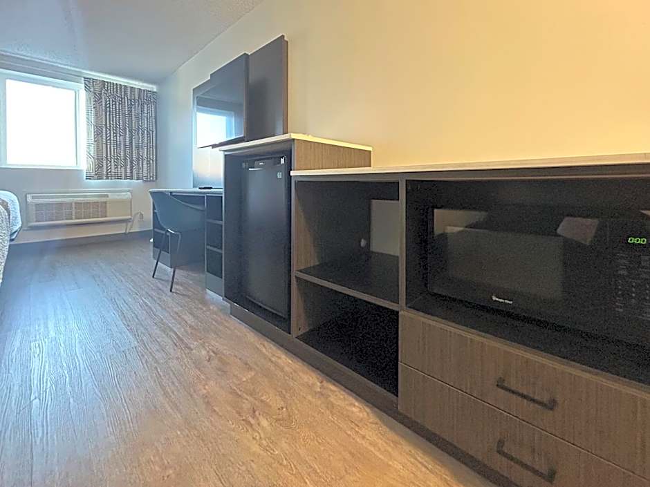 Studio 6 Suites Carson, CA
