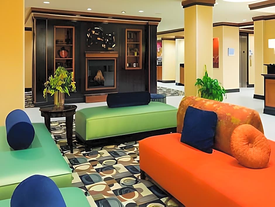 Holiday Inn Express & Suites Houston East - Baytown By IHG