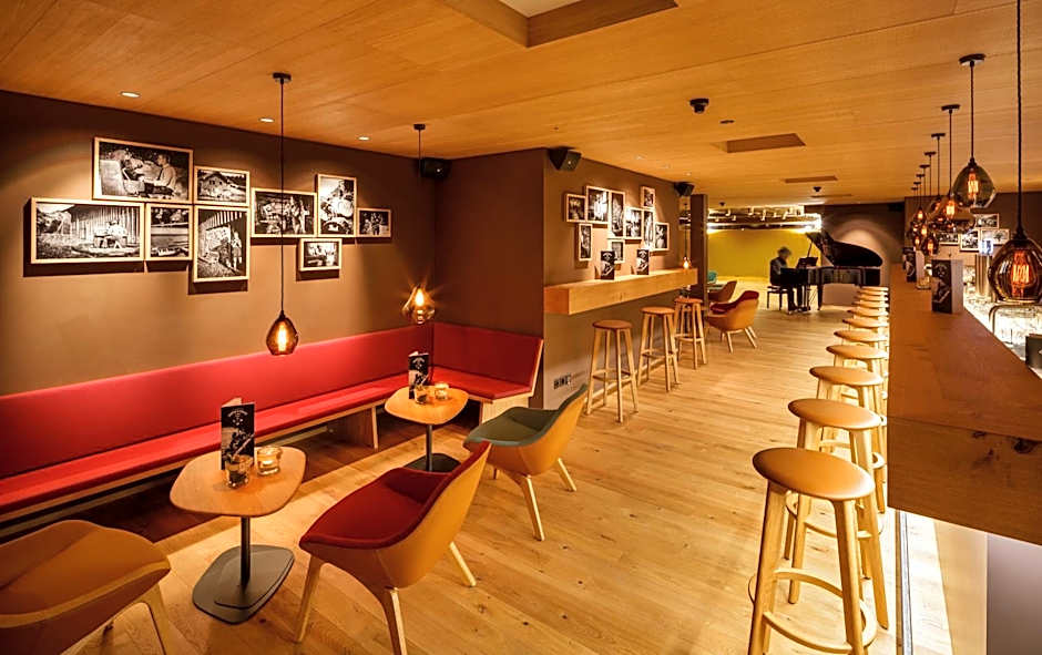 Hirschen Guesthouse - Village Hotel