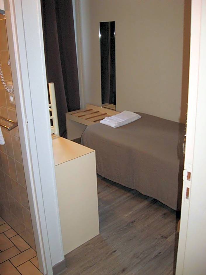 Photo 1 of 5 of Single Room with Private Bathroom