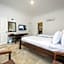 Sari Bunga Hotel - Legian, walking distance to Legian Beach