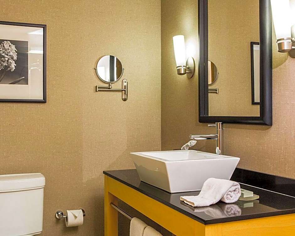 Cambria Hotel Traverse City