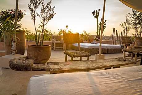 Riad 144