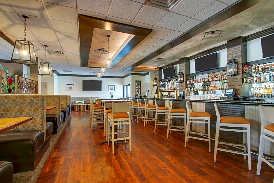 Holiday Inn Westbury-Long Island by IHG
