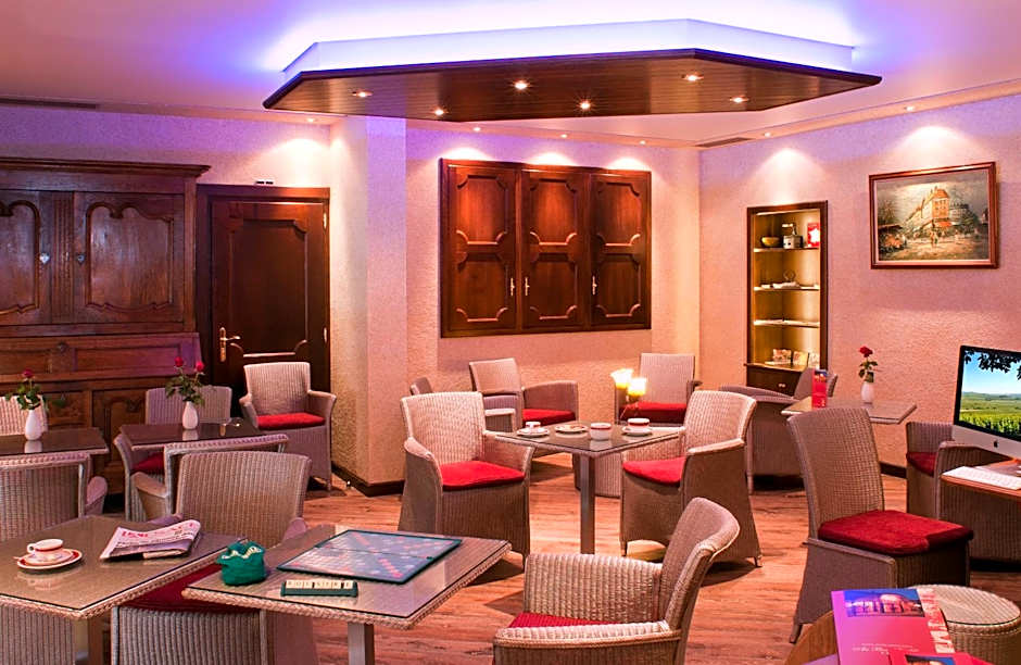 Logis Hostellerie Motel Au Bois Le Sire