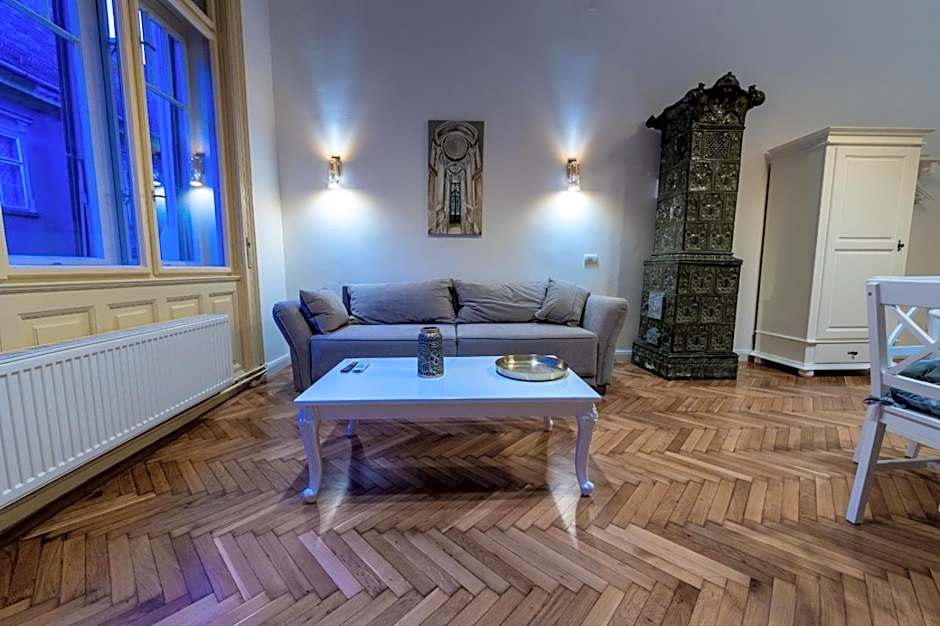 VISAJ Deluxe Downtown