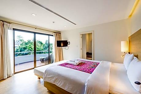 Deluxe Double Room with Balcony