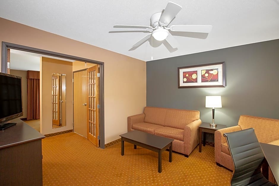 AmericInn by Wyndham Coralville