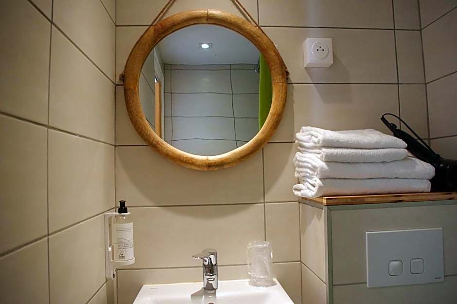 Hôtel Almanarre Plage - Hôtel Eco-Responsable face à la mer