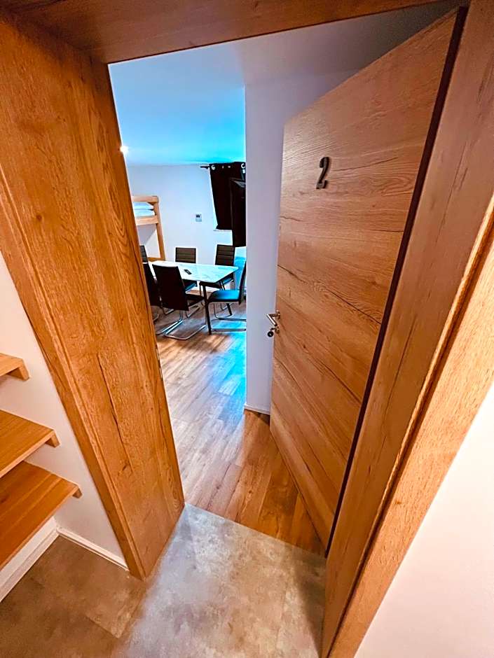 PJ Hotel Cerklje - 5min to Airport - Free Parking