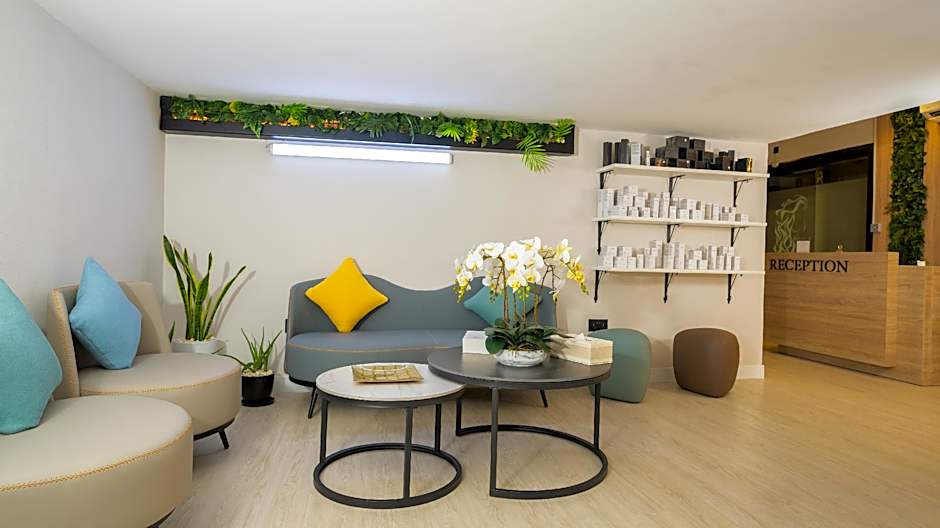 Royal Grand Suite Hotel