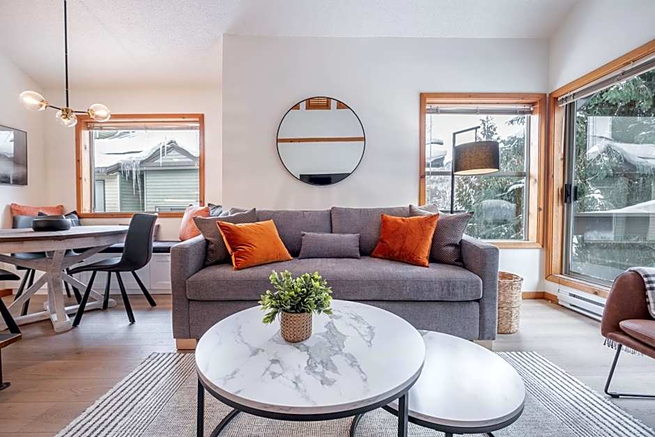 Powderview by Outpost Whistler