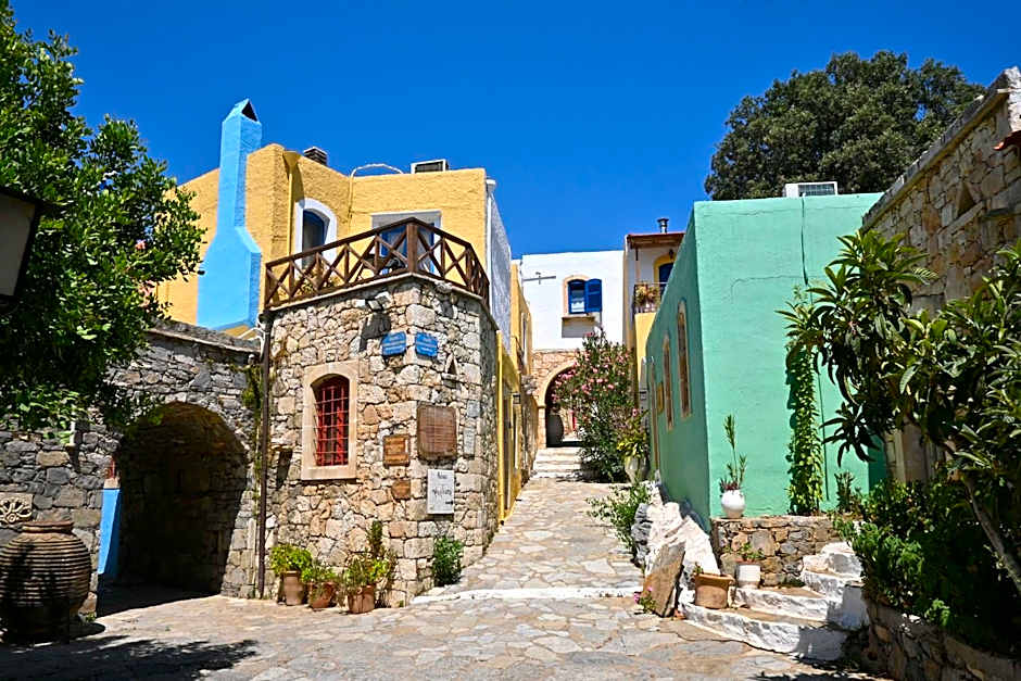 Arolithos Traditional Village Hotel